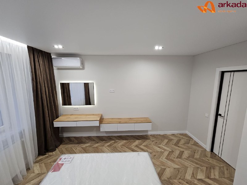 Продаж 2 кім квартири з ремонтом, по вул Довга