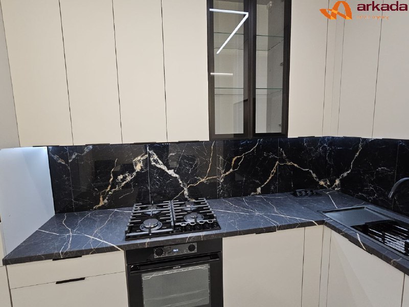 Продаж 2 кім квартири з ремонтом, по вул Довга