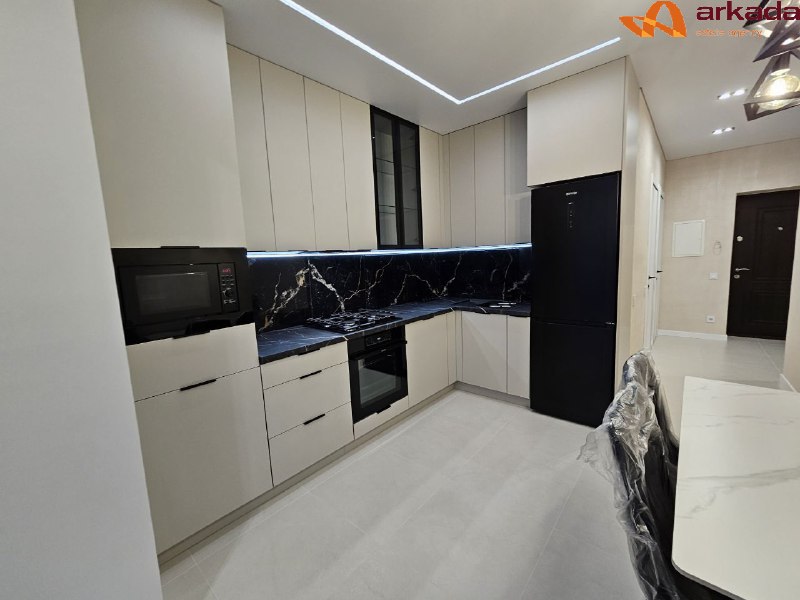 Продаж 2 кім квартири з ремонтом, по вул Довга