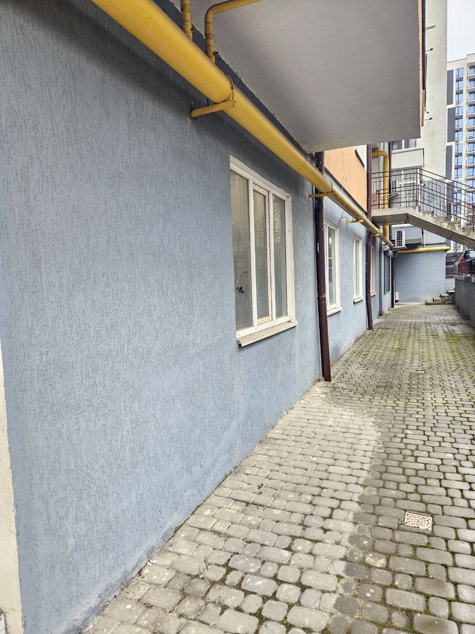 Комерційне приміщення, по вул Мельника 10