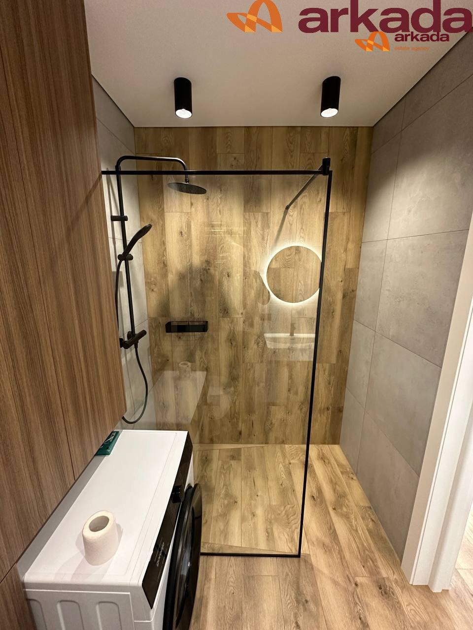 Продаж квартири з ремонтом  у будинку бізнес -класу