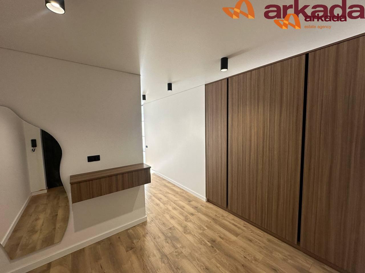 Продаж квартири з ремонтом  у будинку бізнес -класу