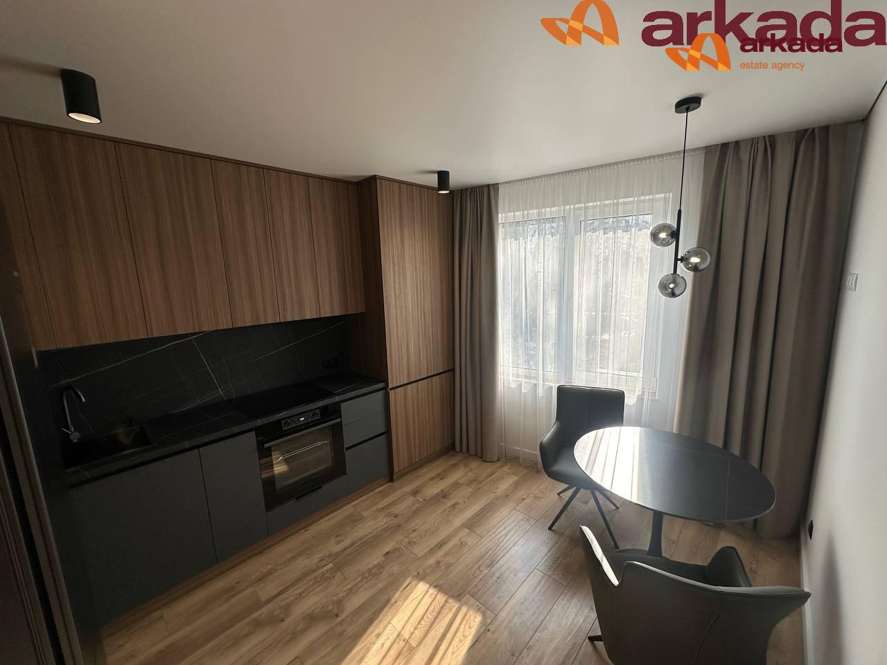 Продаж квартири з ремонтом  у будинку бізнес -класу