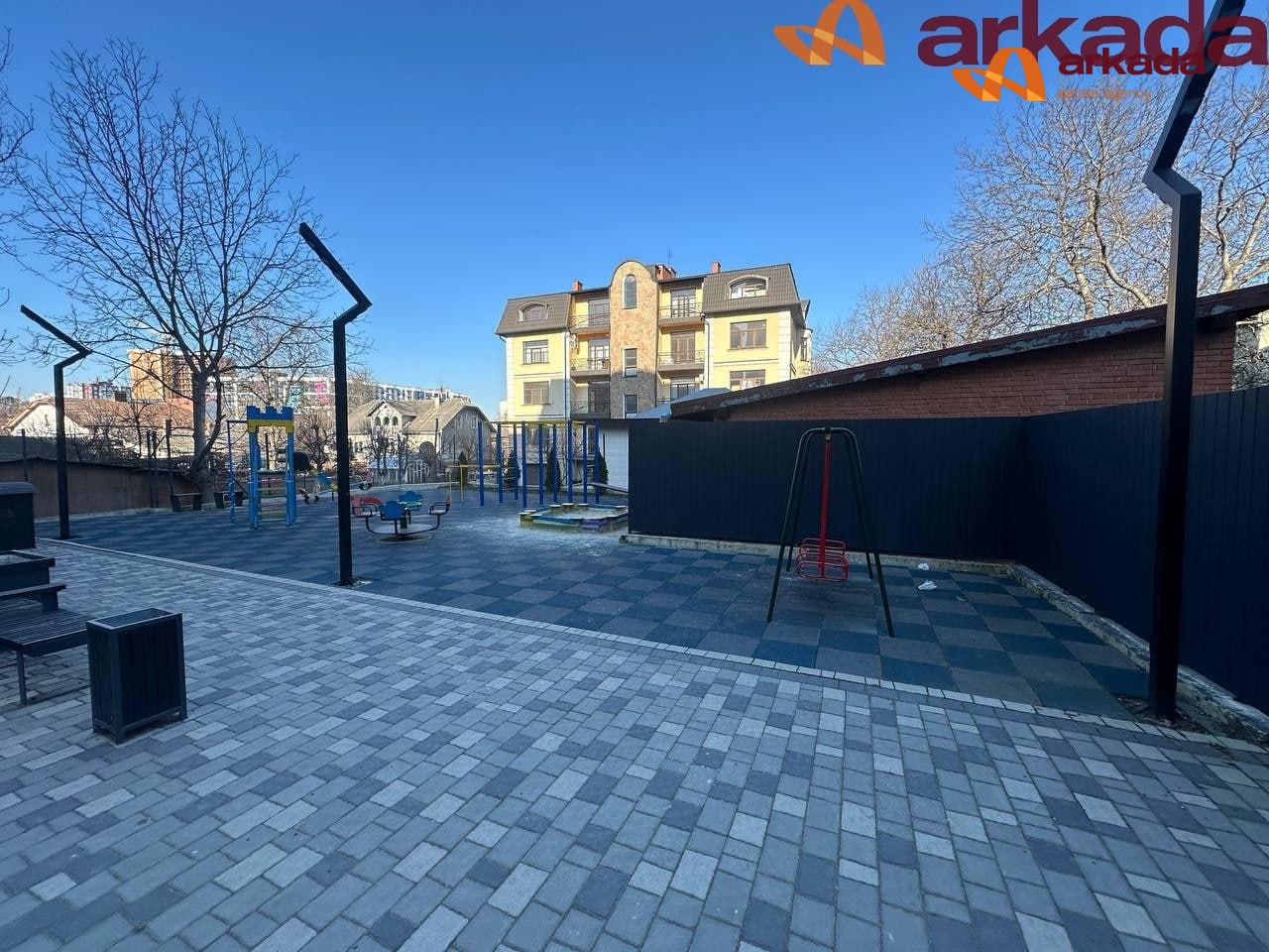 Продаж квартири з ремонтом  у будинку бізнес -класу