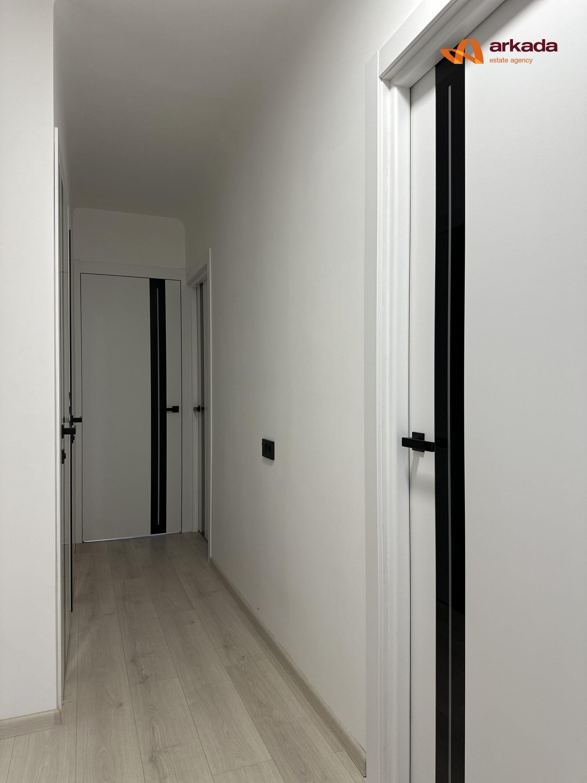 Продаж 3-кімнатної квартири по Набережній Василя Стефаника