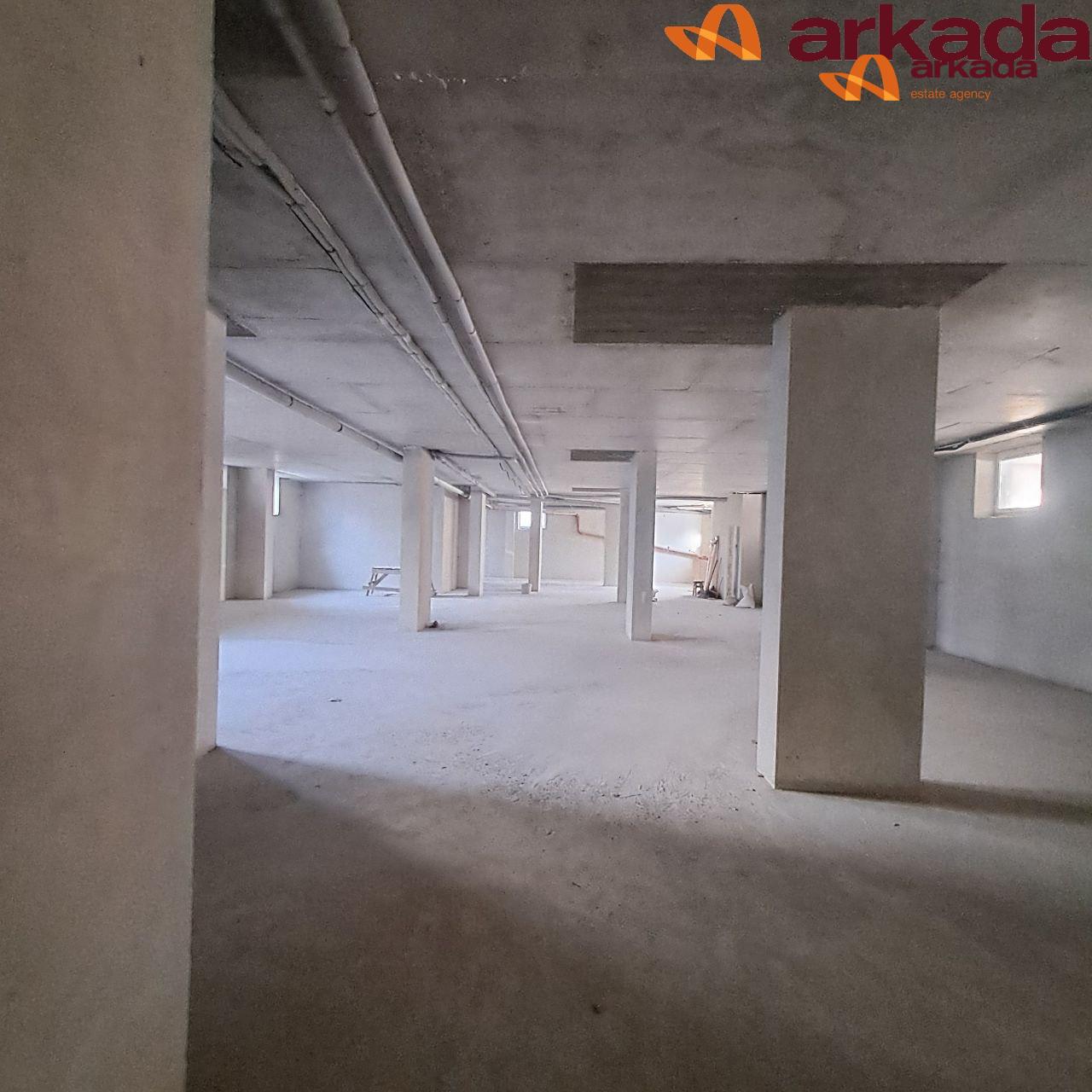 Комерційне приміщення вул. Сніжна – Берегова біля ІФНТУНГ напівцоколь