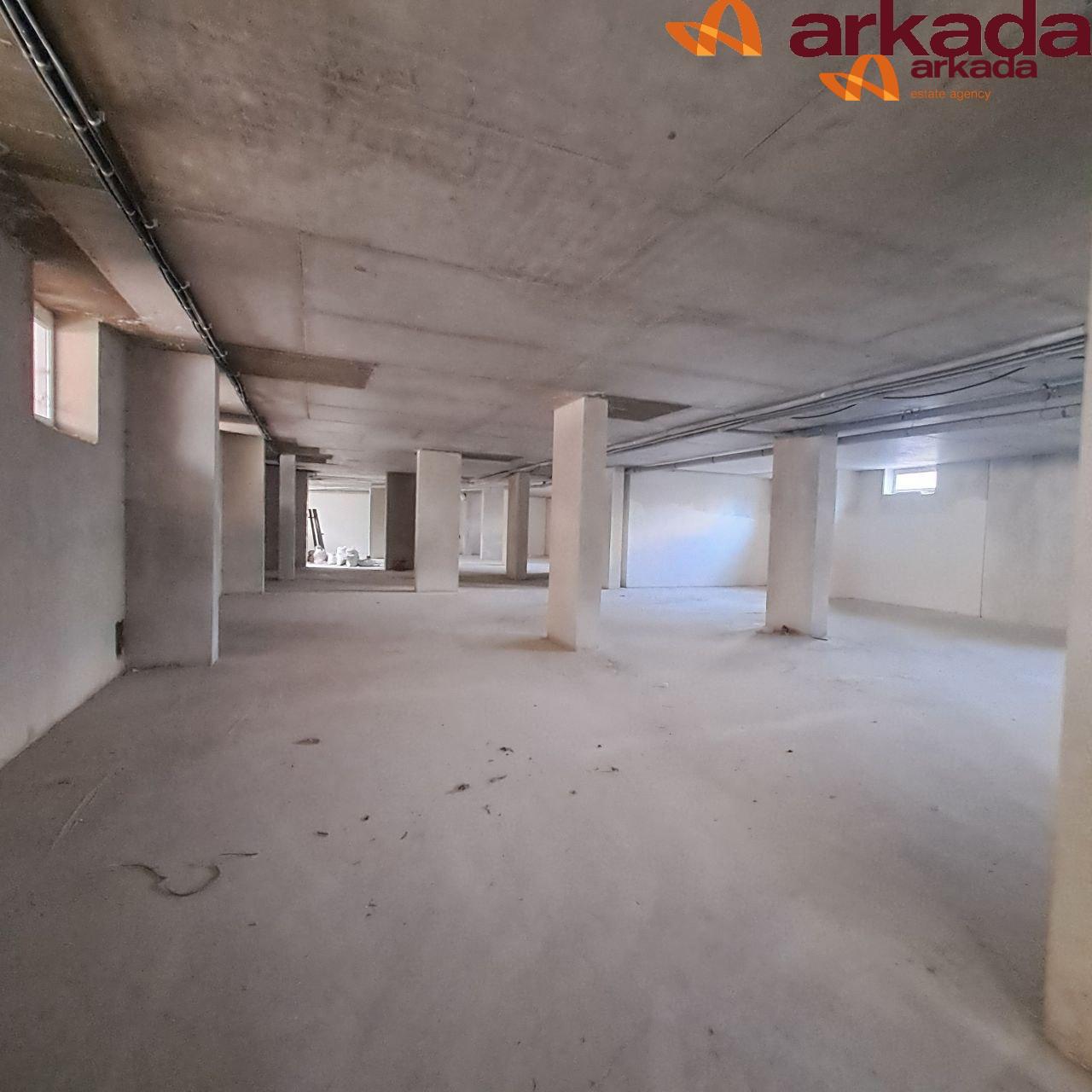 Комерційне приміщення вул. Сніжна – Берегова біля ІФНТУНГ напівцоколь