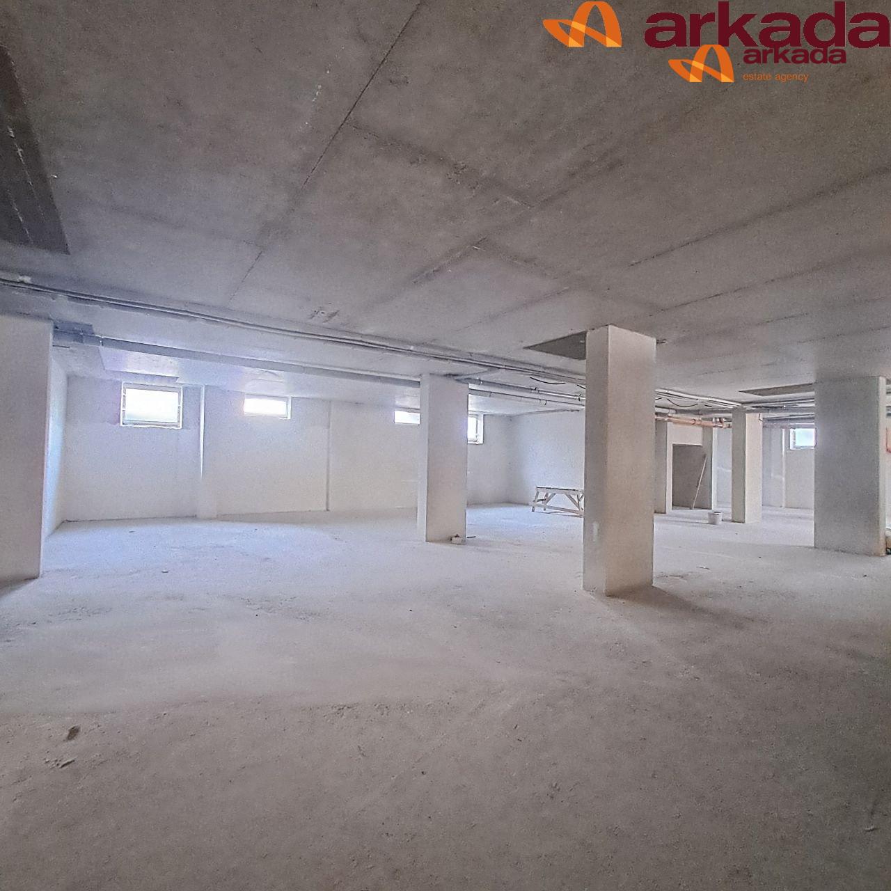 Комерційне приміщення вул. Сніжна – Берегова біля ІФНТУНГ напівцоколь