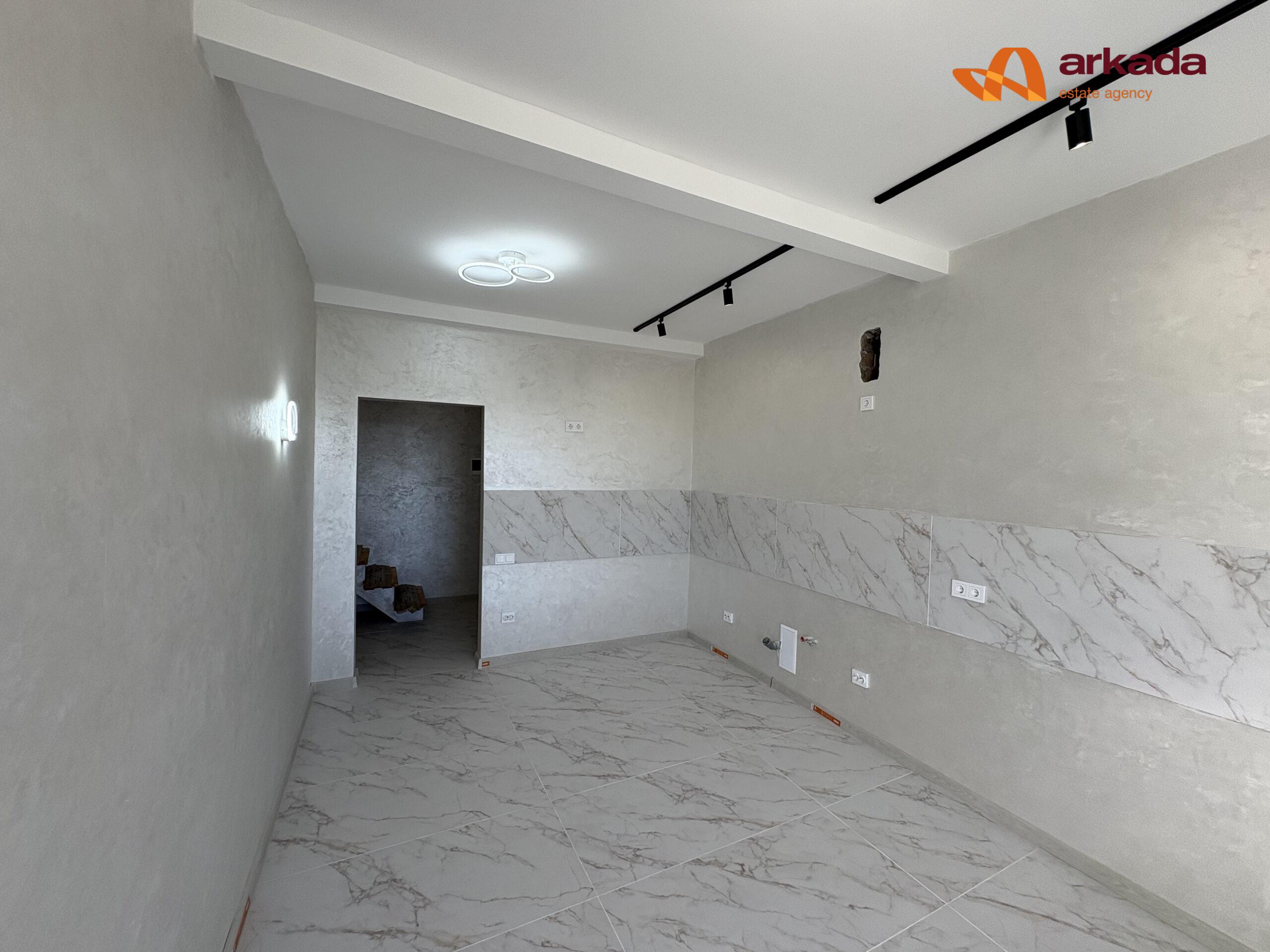 Дворівнева квартира в новобудові у Пасічній