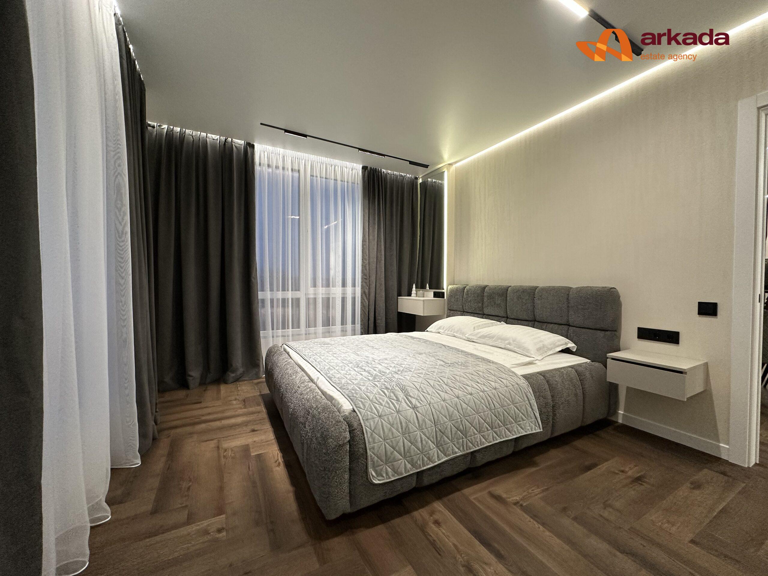 Продам 2-кім квартиру з кухнею-студіэю, 72м2 \