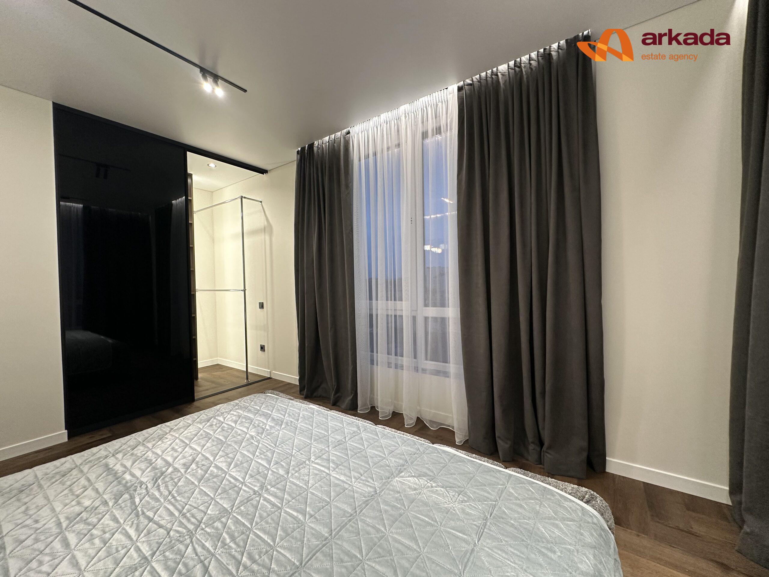 Продам 2-кім квартиру з кухнею-студіэю, 72м2 \