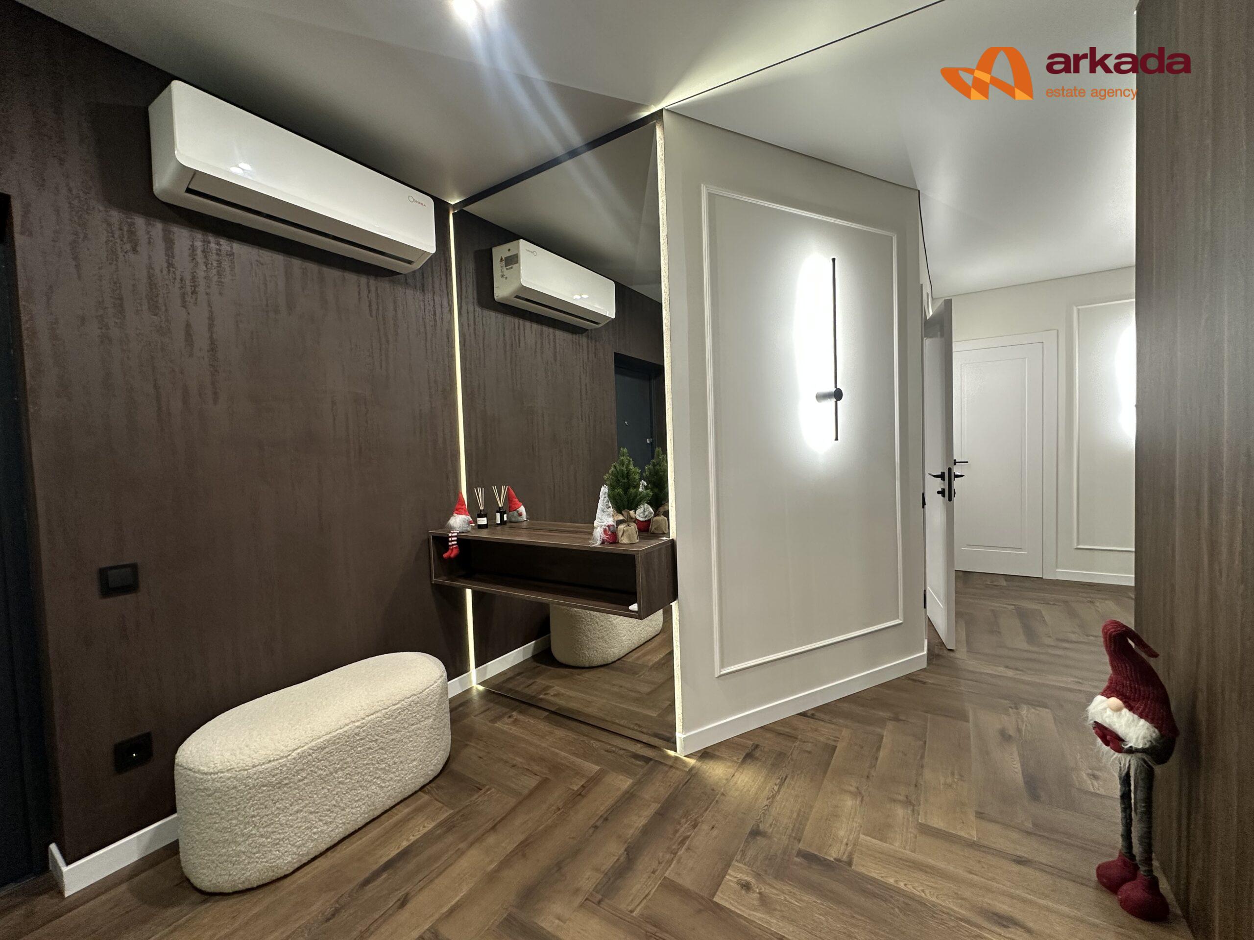 Продам 2-кім квартиру з кухнею-студіэю, 72м2 \