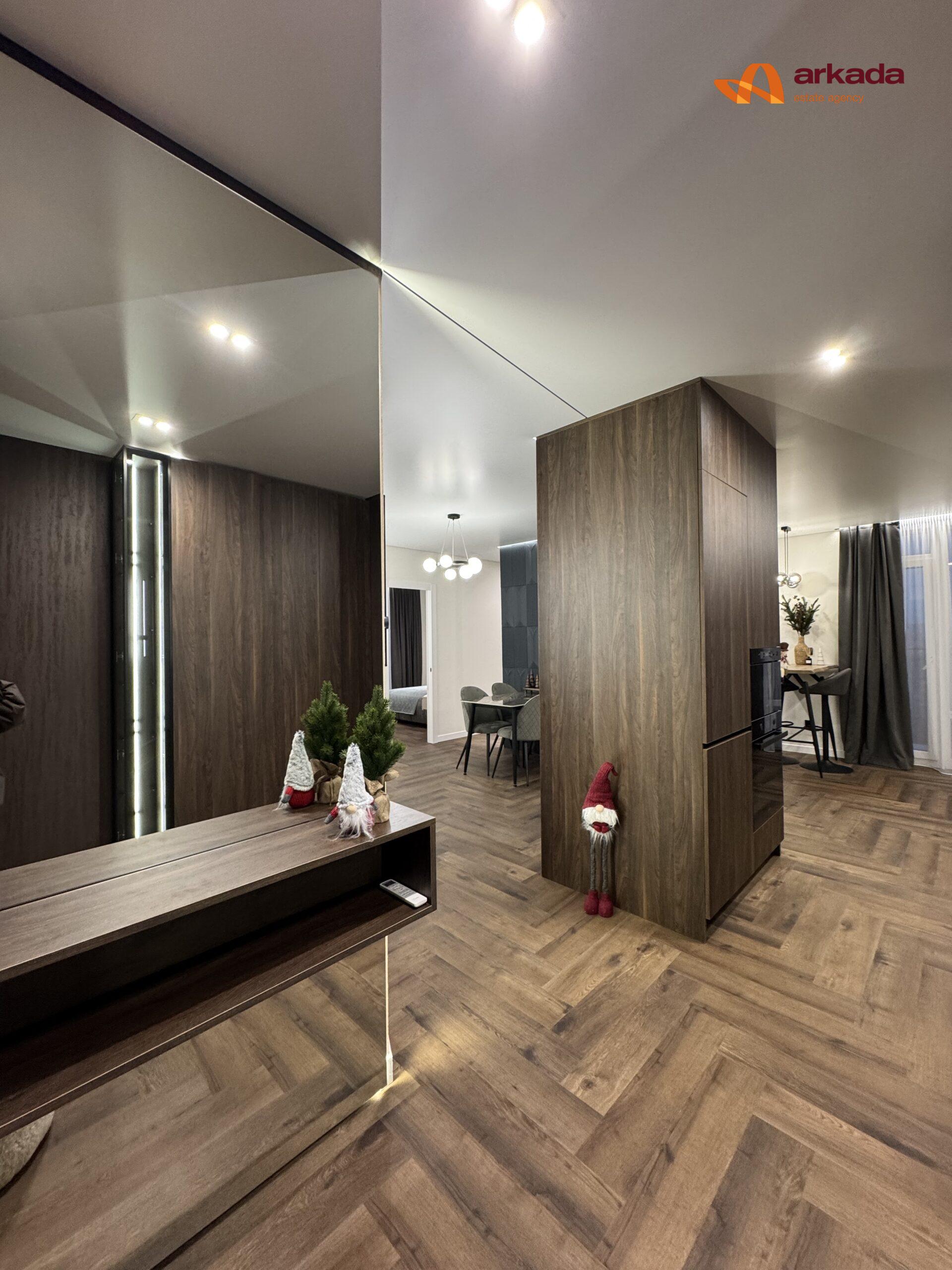 Продам 2-кім квартиру з кухнею-студіэю, 72м2 \