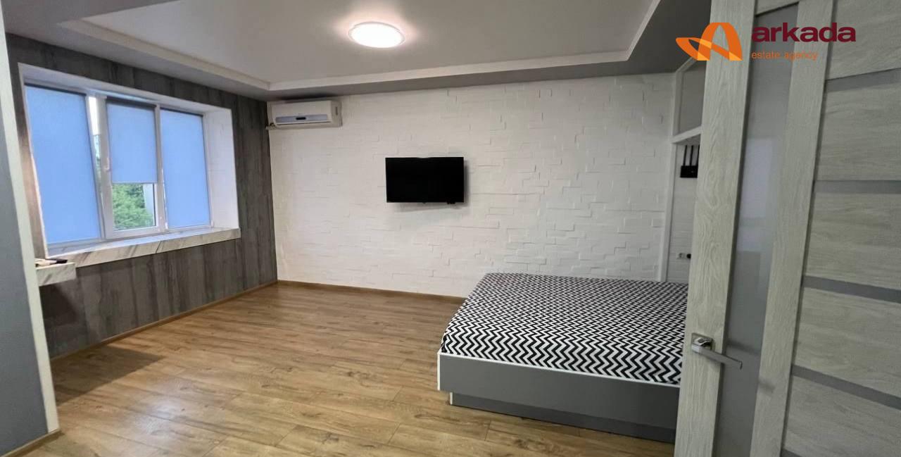 1кім студійка в центрі, вул.Мельника