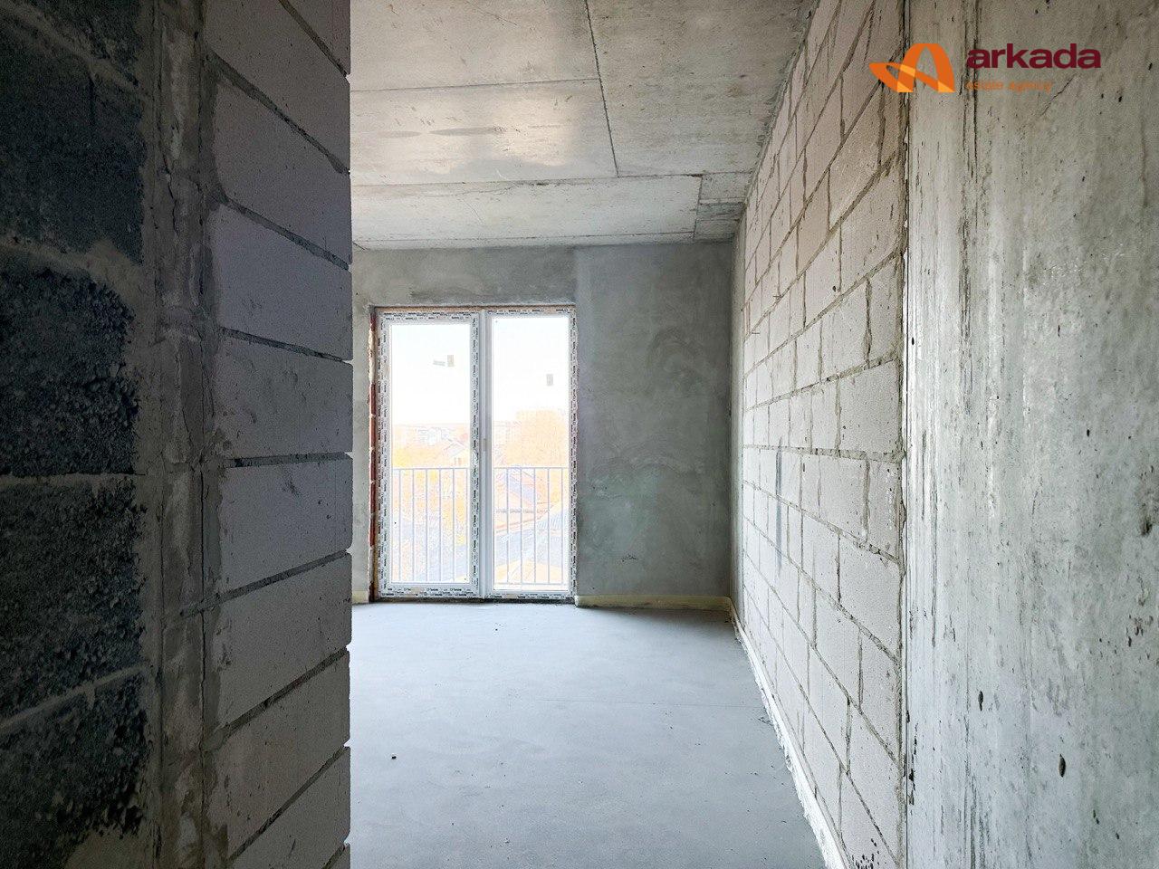 Продам 2 кім квартиру в центрі ЖК Квартал №5 на 3 поверсі з наповненням ( котел . лічільник , тепла підлога, стяжка )