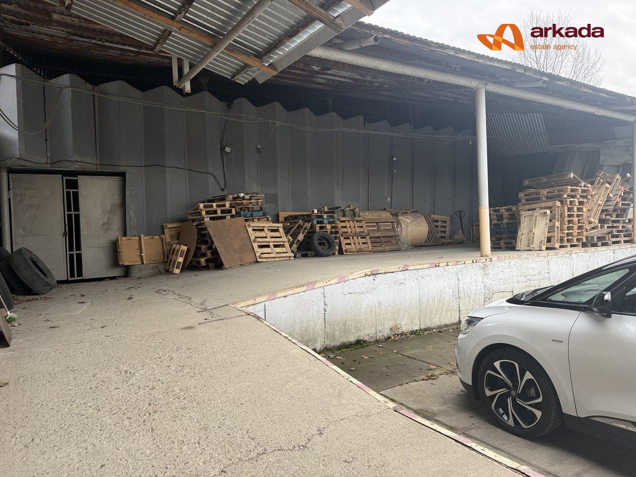 Продам функціональний виробничо-складський комплекс із готовими інженерними мережами .перша лінія від дороги