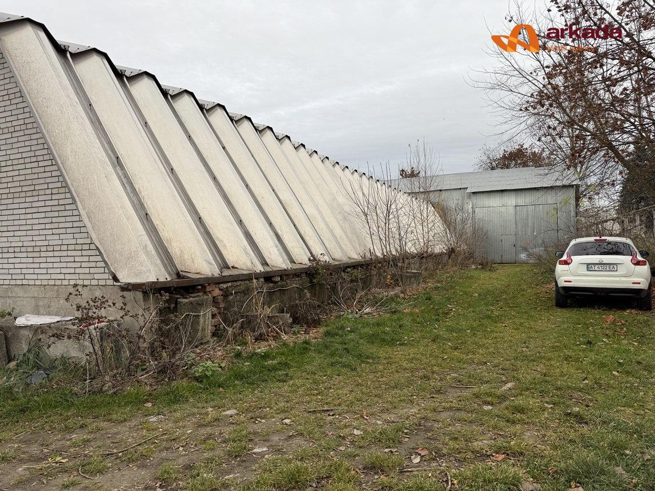 Продам функціональний виробничо-складський комплекс із готовими інженерними мережами .перша лінія від дороги
