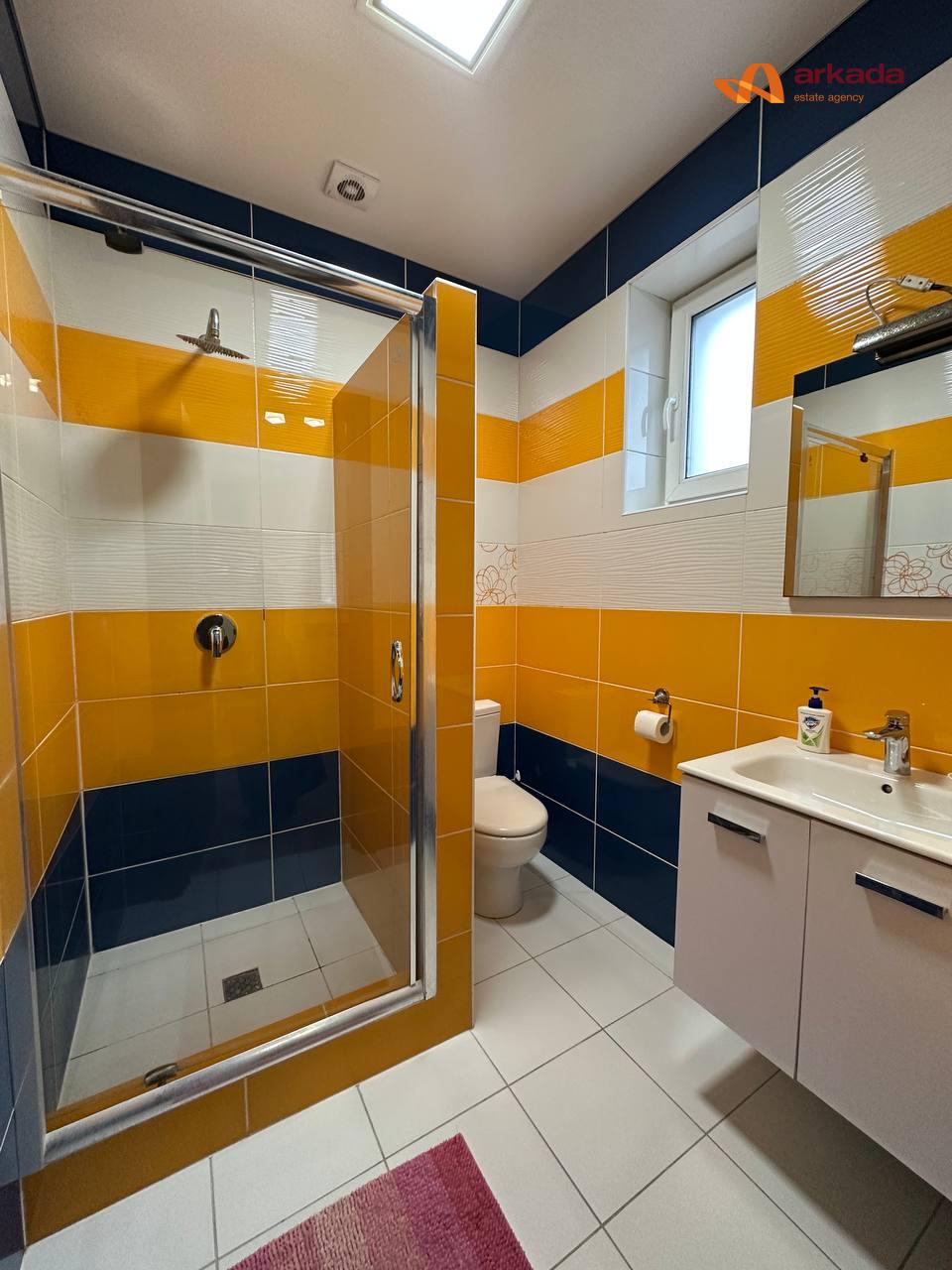 Продаж ресторанного комплексу з котеджами