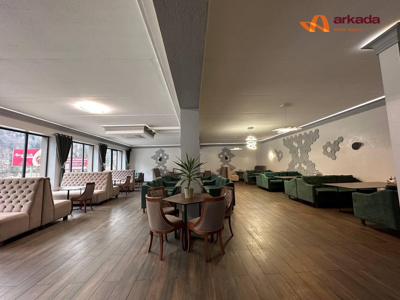 Продаж ресторанного комплексу з котеджами