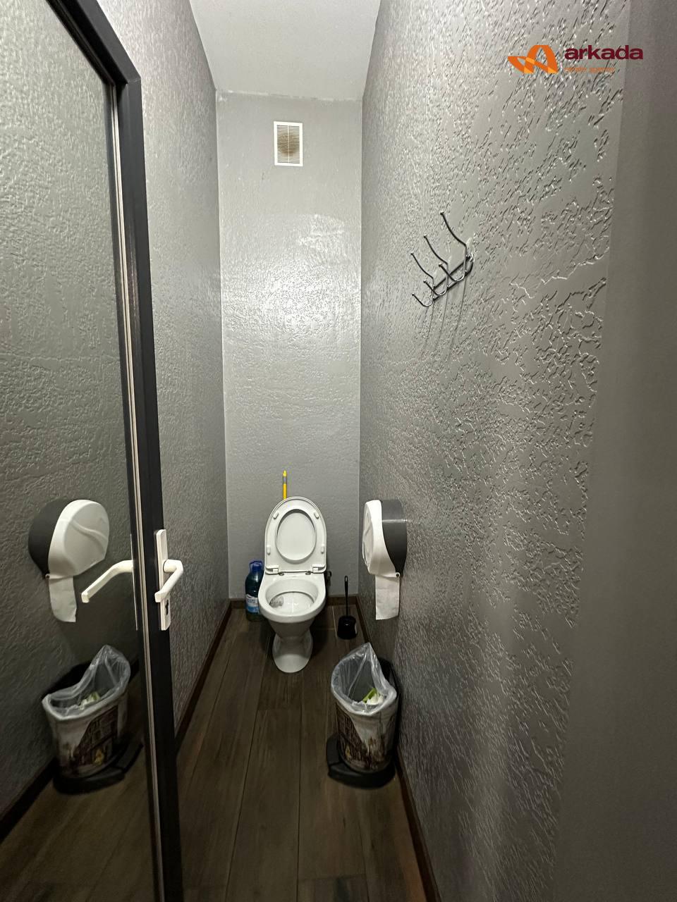 Продаж ресторанного комплексу з котеджами