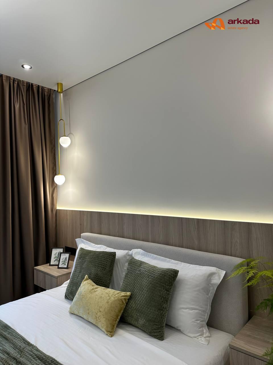 Продаж квартири з дизайнерським ремонтом та приватною ділянкою