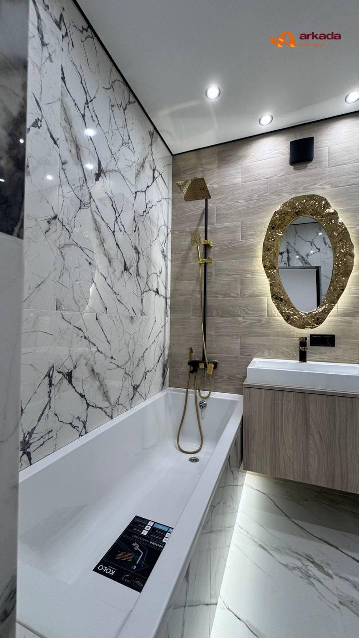 Продаж квартири з дизайнерським ремонтом та приватною ділянкою