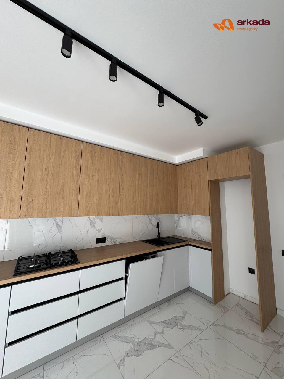 Продаж 2к квартири  ЖК Комфорт Парк  з ремонтом