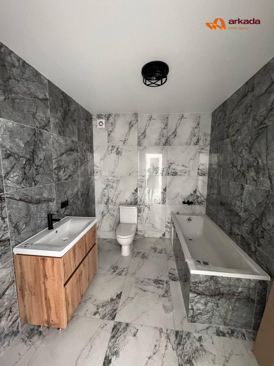 Продаж 2к квартири  ЖК Комфорт Парк  з ремонтом