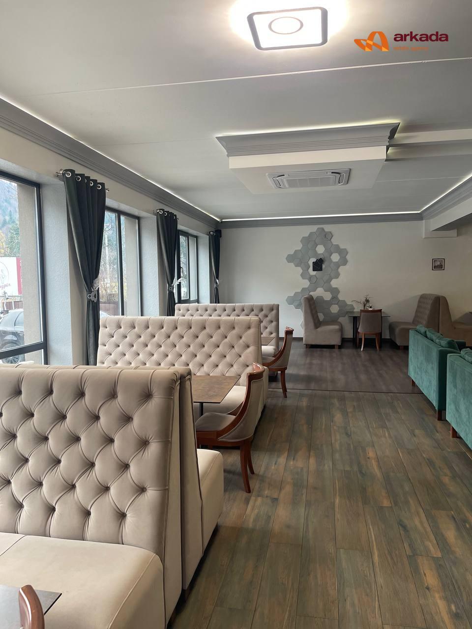 Продаж ресторанного комплексу з котеджами