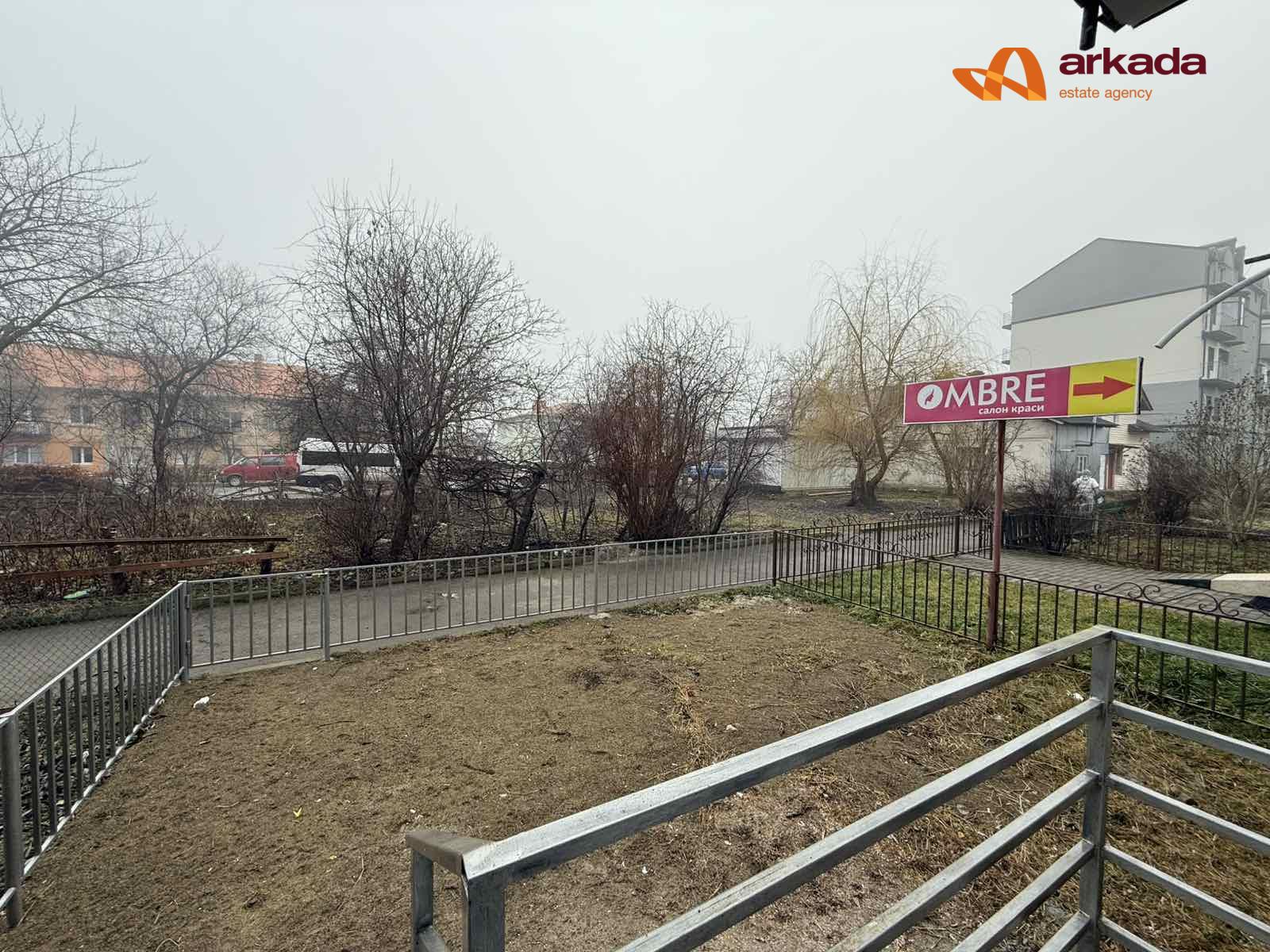 Двокімнатна квартира в центрі Богородчан із власною ділянкою.