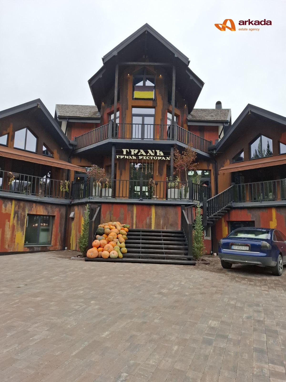 Продається сучасний котеджний комплекс в серці Карпат. Працюючий бізнес!