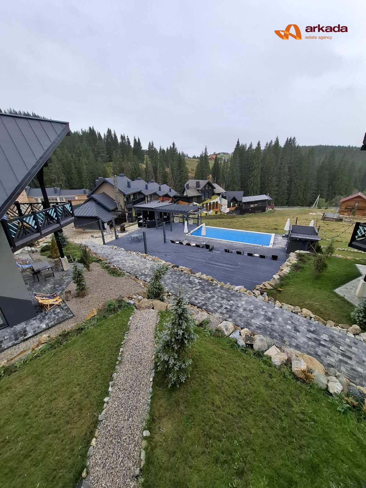 Продається сучасний котеджний комплекс в серці Карпат. Працюючий бізнес!