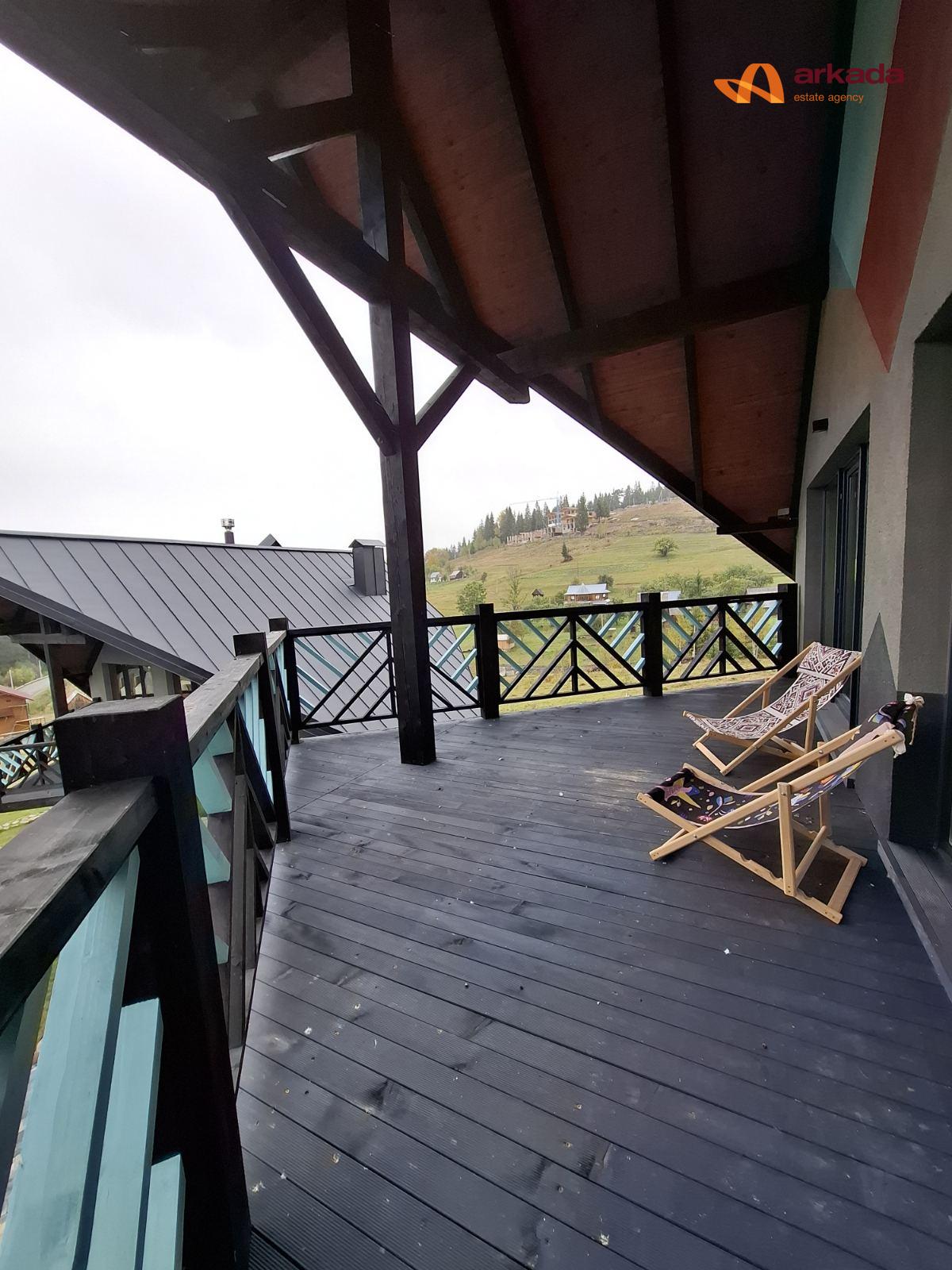 Продається сучасний котеджний комплекс в серці Карпат. Працюючий бізнес!