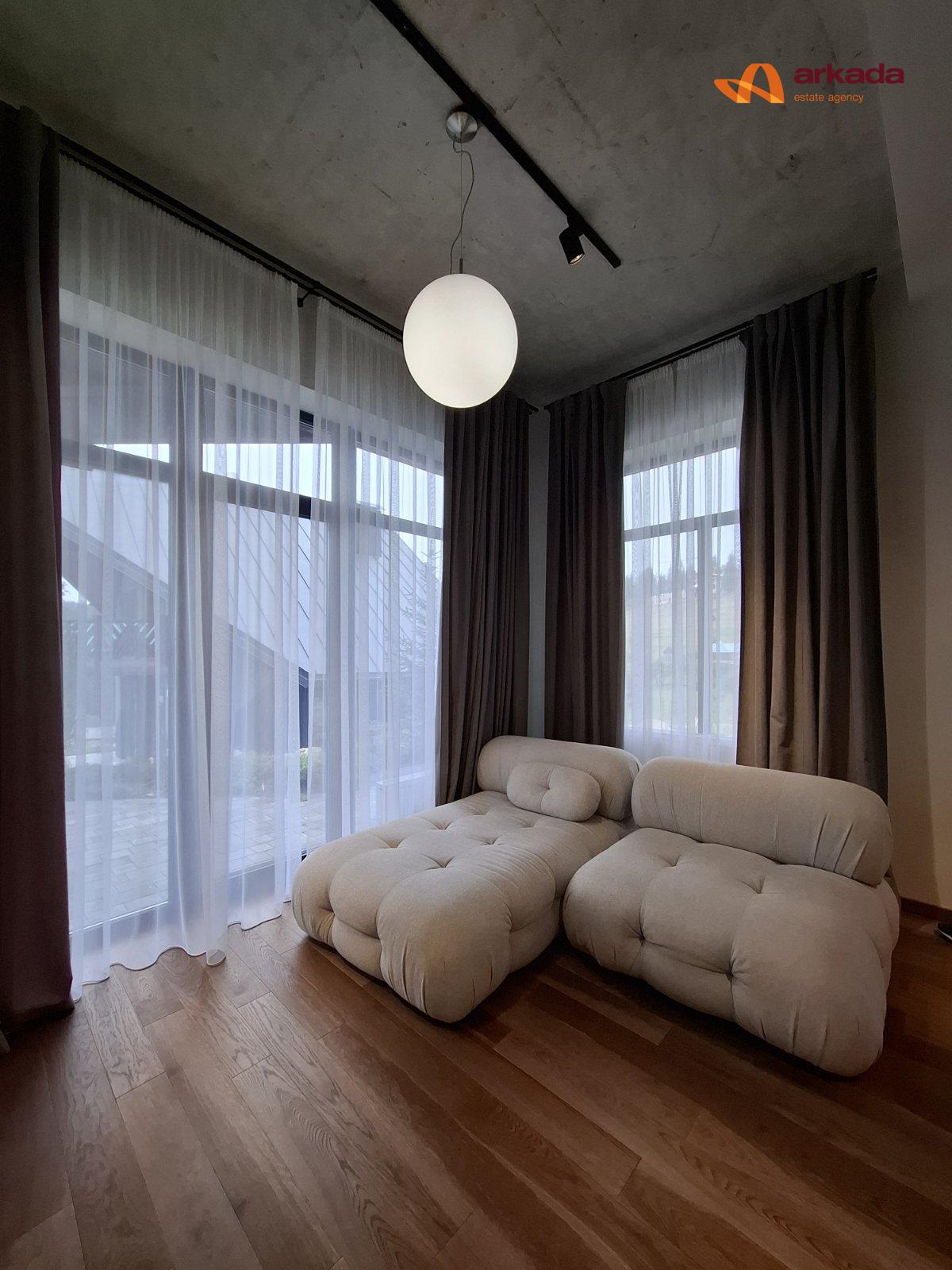 Продається сучасний котеджний комплекс в серці Карпат. Працюючий бізнес!