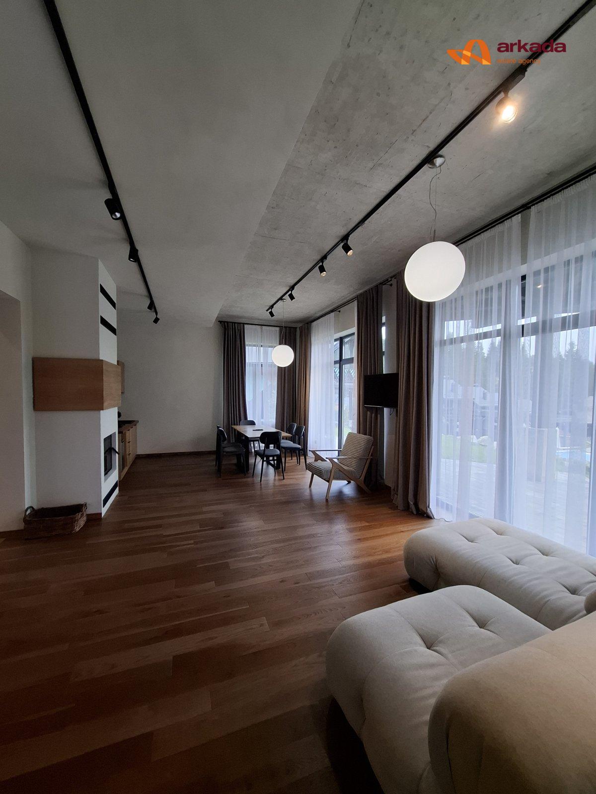 Продається сучасний котеджний комплекс в серці Карпат. Працюючий бізнес!