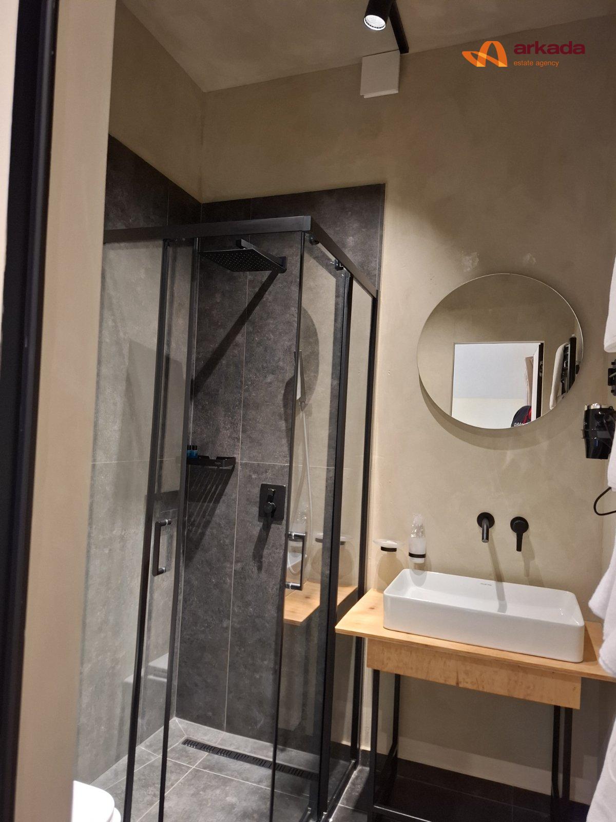 Продається сучасний котеджний комплекс в серці Карпат. Працюючий бізнес!