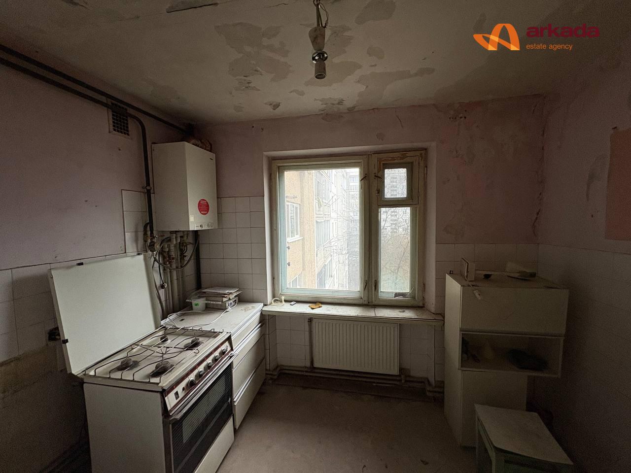 Продаж 3 кімнатної квартири під ремонт по вул. Вовчинецька