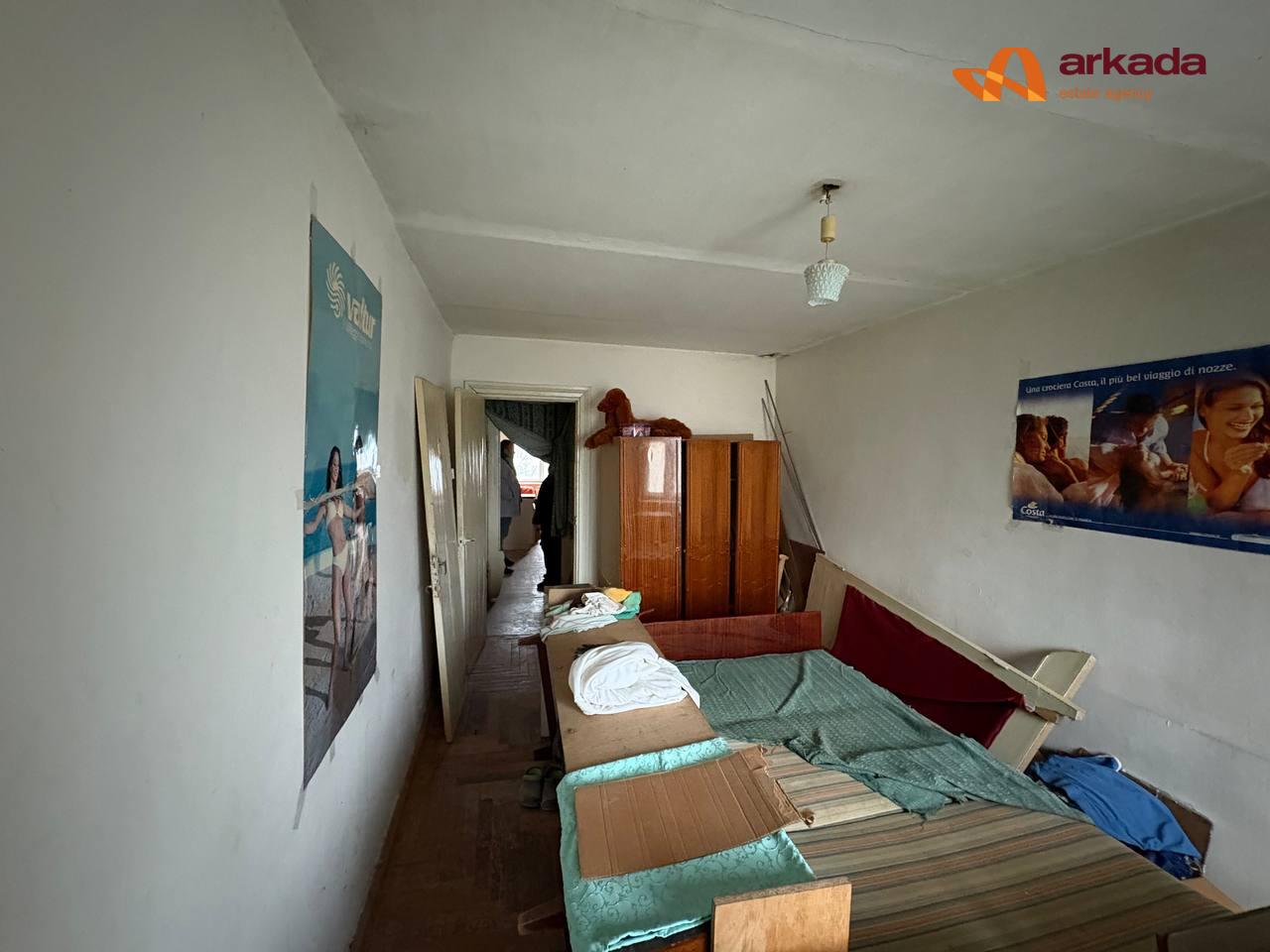 Продаж 3 кімнатної квартири під ремонт по вул. Вовчинецька