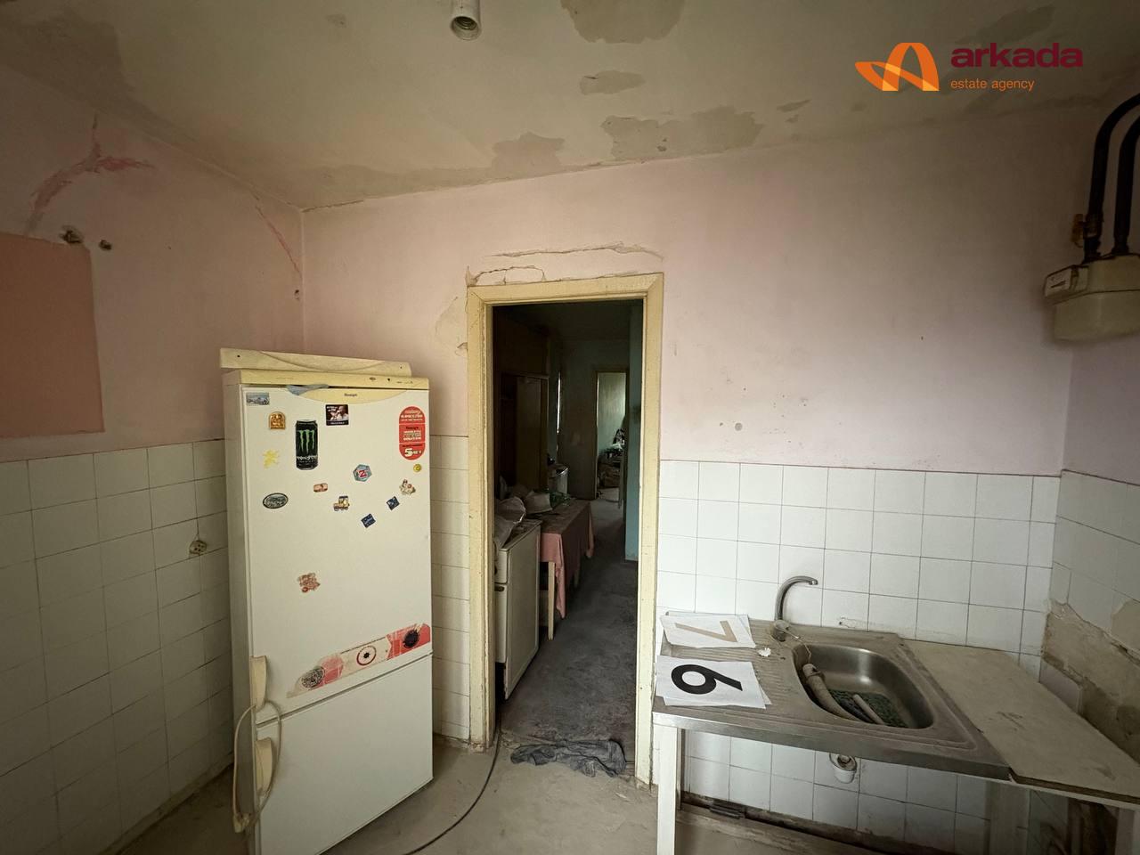 Продаж 3 кімнатної квартири під ремонт по вул. Вовчинецька