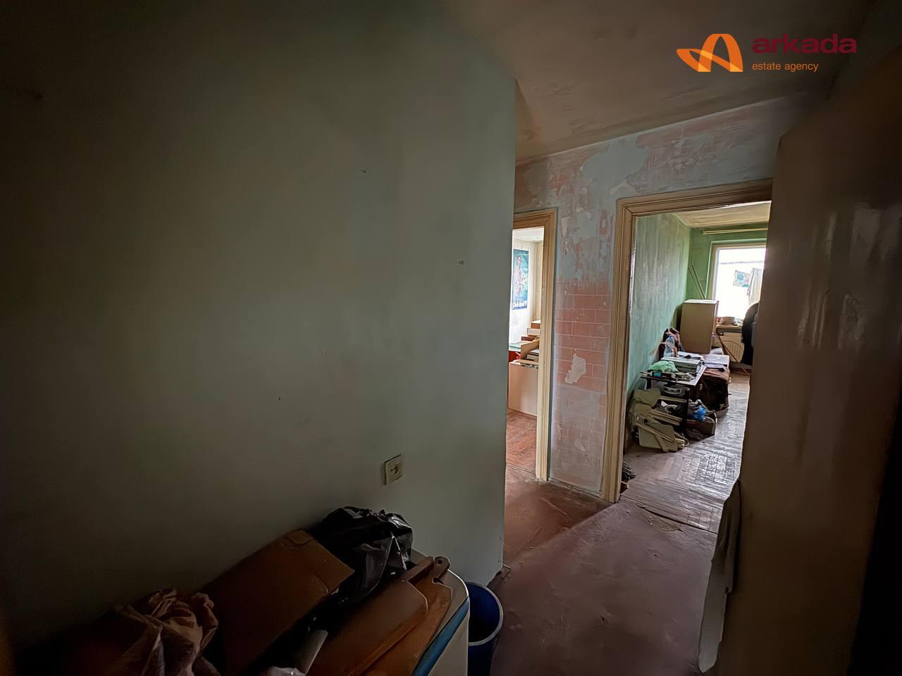 Продаж 3 кімнатної квартири під ремонт по вул. Вовчинецька