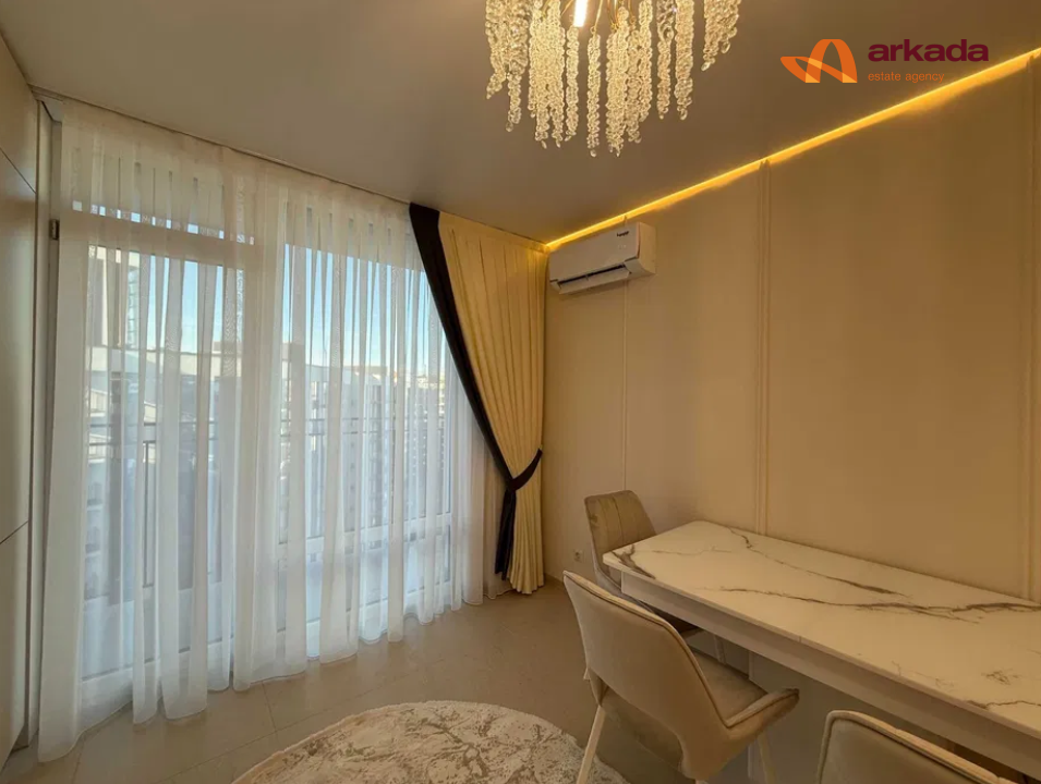 Квартира з дизайнерським ремонтом у житловому комплексі Family Plaza