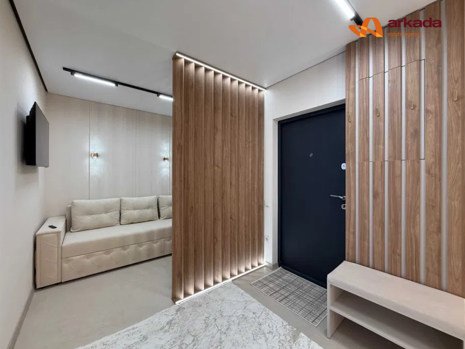 Квартира з дизайнерським ремонтом у житловому комплексі Family Plaza