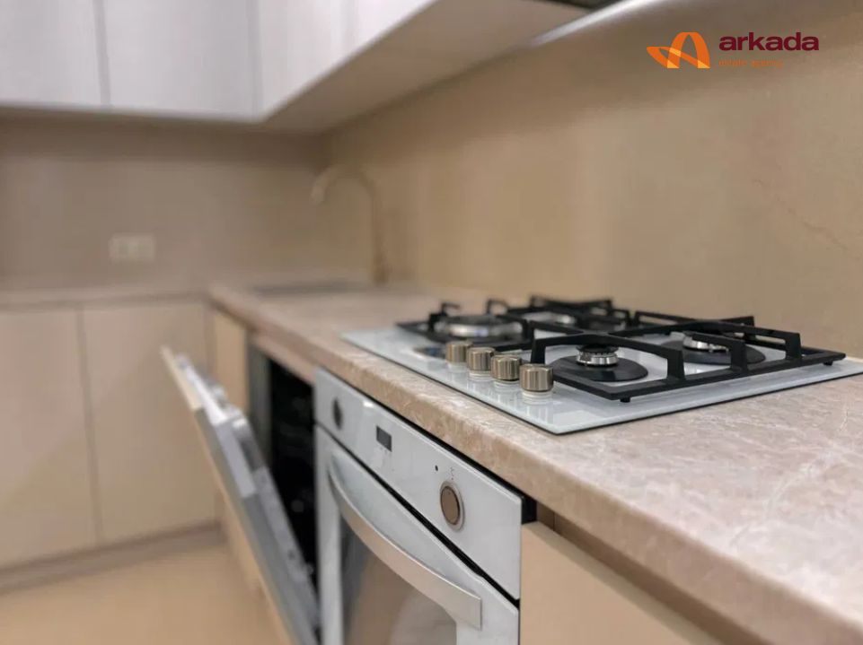 Квартира з дизайнерським ремонтом у житловому комплексі Family Plaza