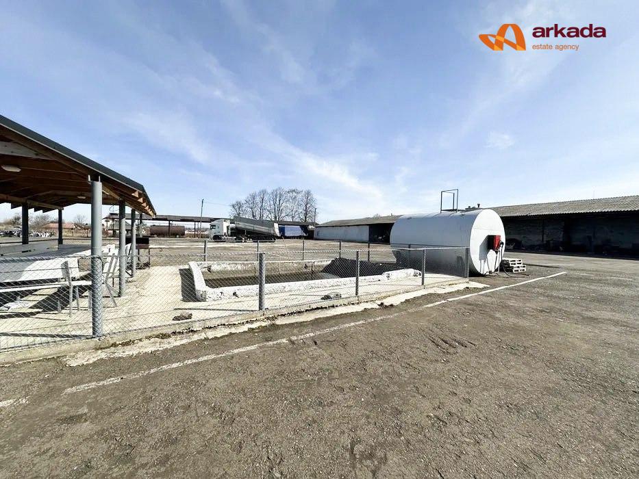 Комерційний комплекс для міжнародної компанії та бізнесу що маштабується 1,5 га, 1000 м2, 80кВт з можливісттю збільшення до 1МВт