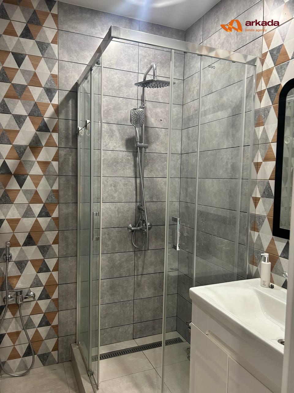 Продаж двокімнатної квартири з ремонтом