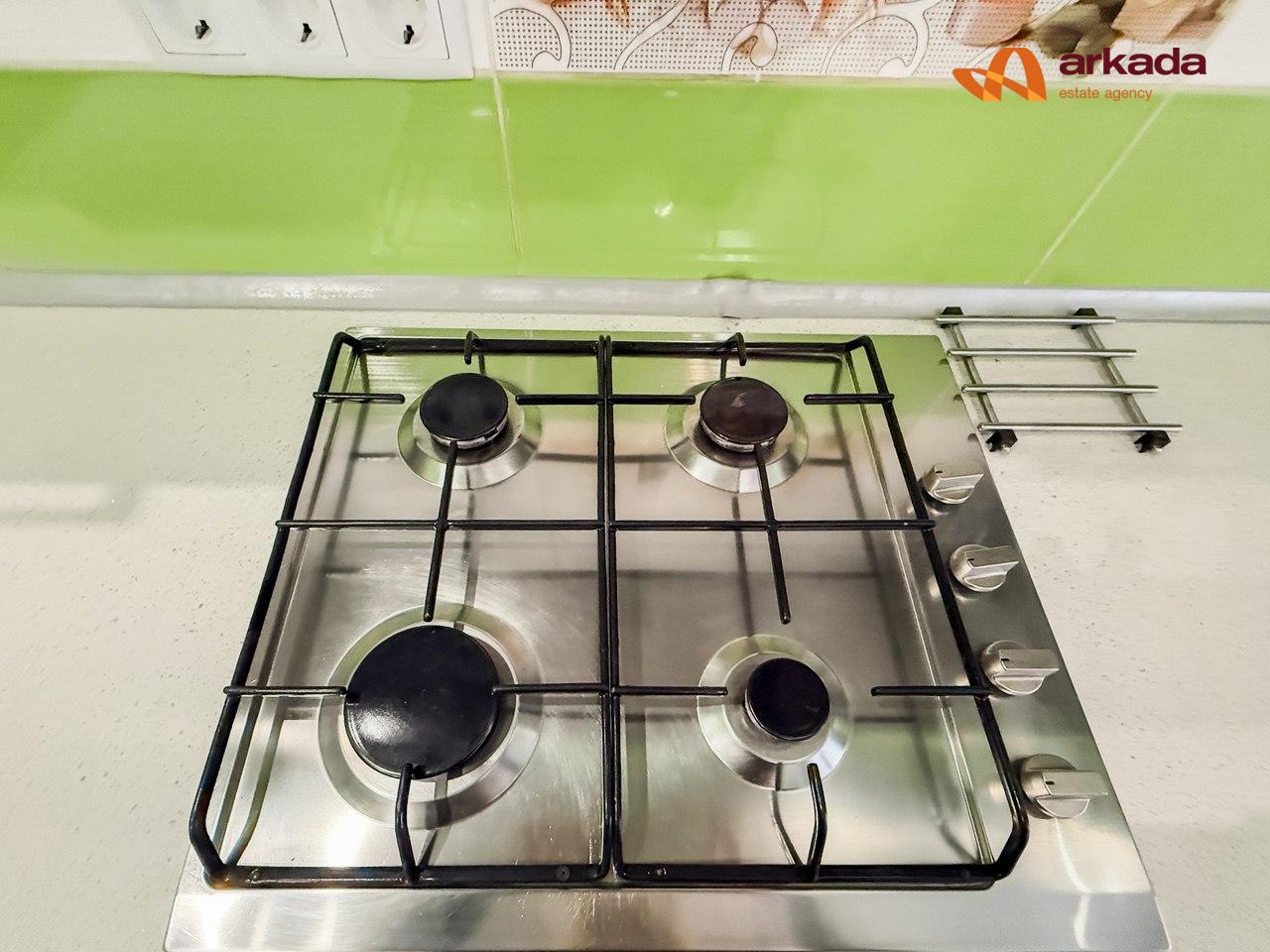 Продаж 4-кімнатної видової квартири, 108 м², район Довженка 1240 $ м2 в обжитій новобудові з закритим двором .