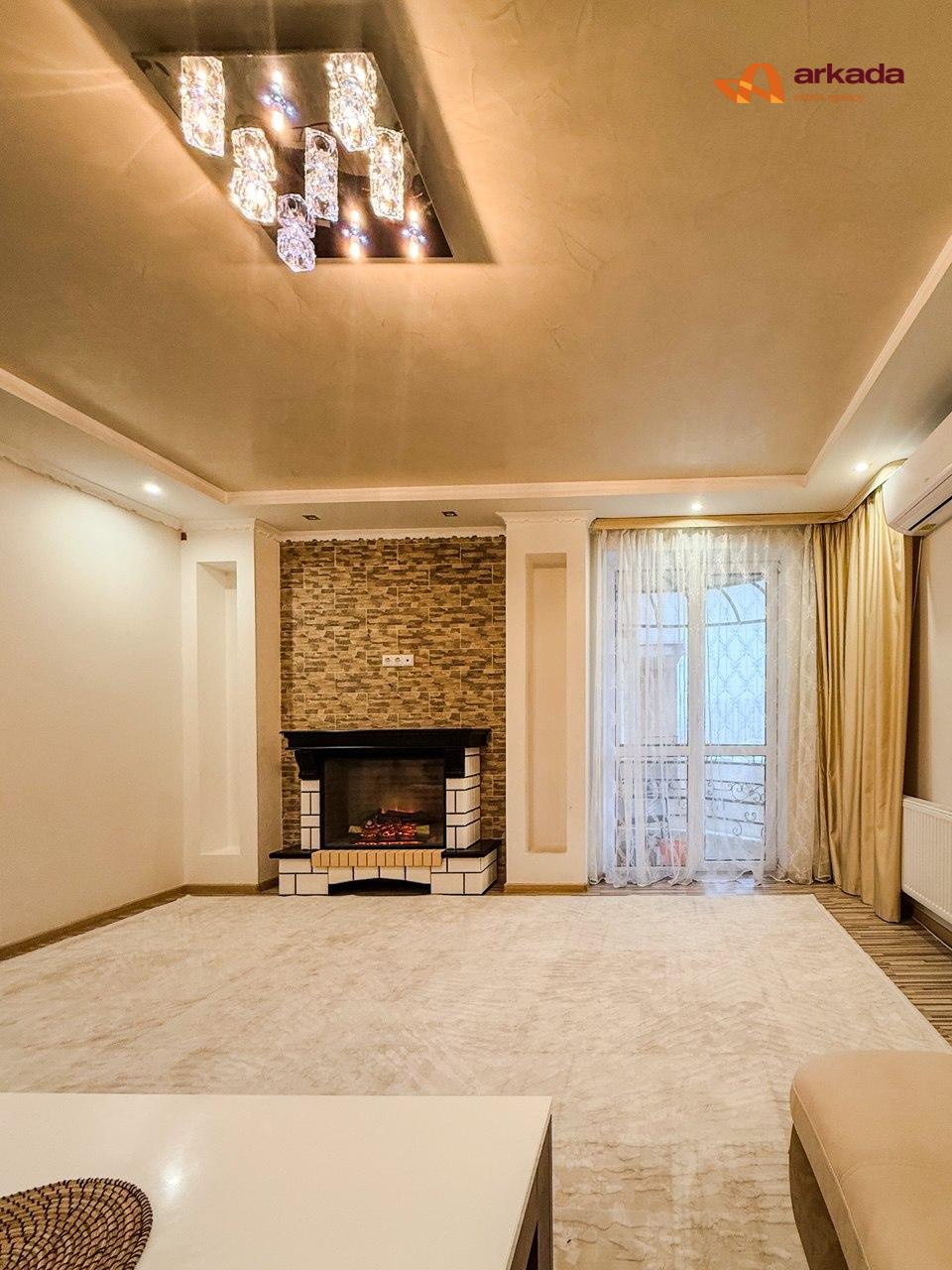 Продаж 4-кімнатної видової квартири, 108 м², район Довженка 1240 $ м2 в обжитій новобудові з закритим двором .