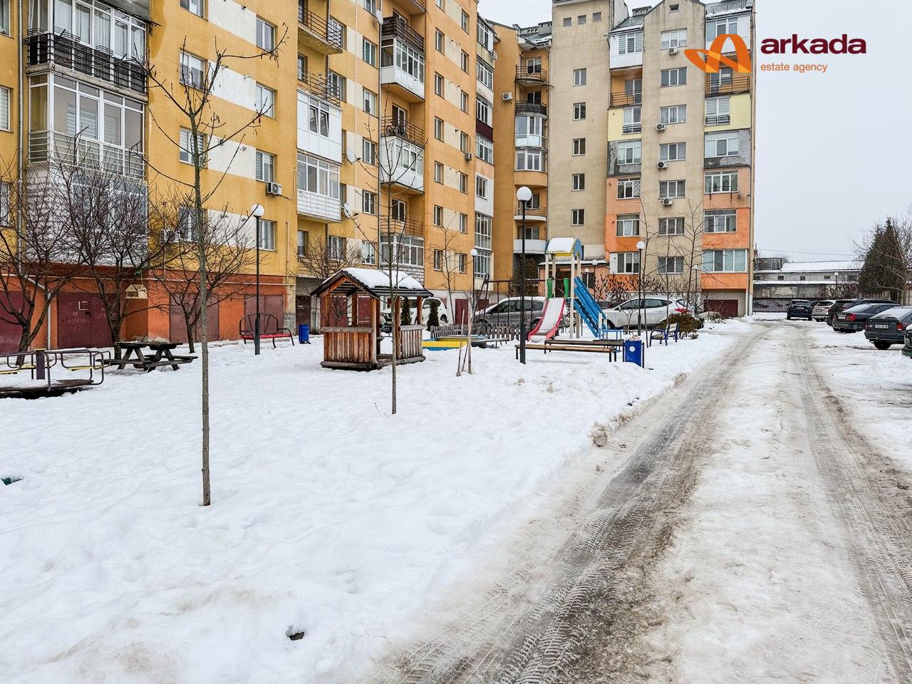 Продаж 4-кімнатної видової квартири, 108 м², район Довженка 1240 $ м2 в обжитій новобудові з закритим двором .