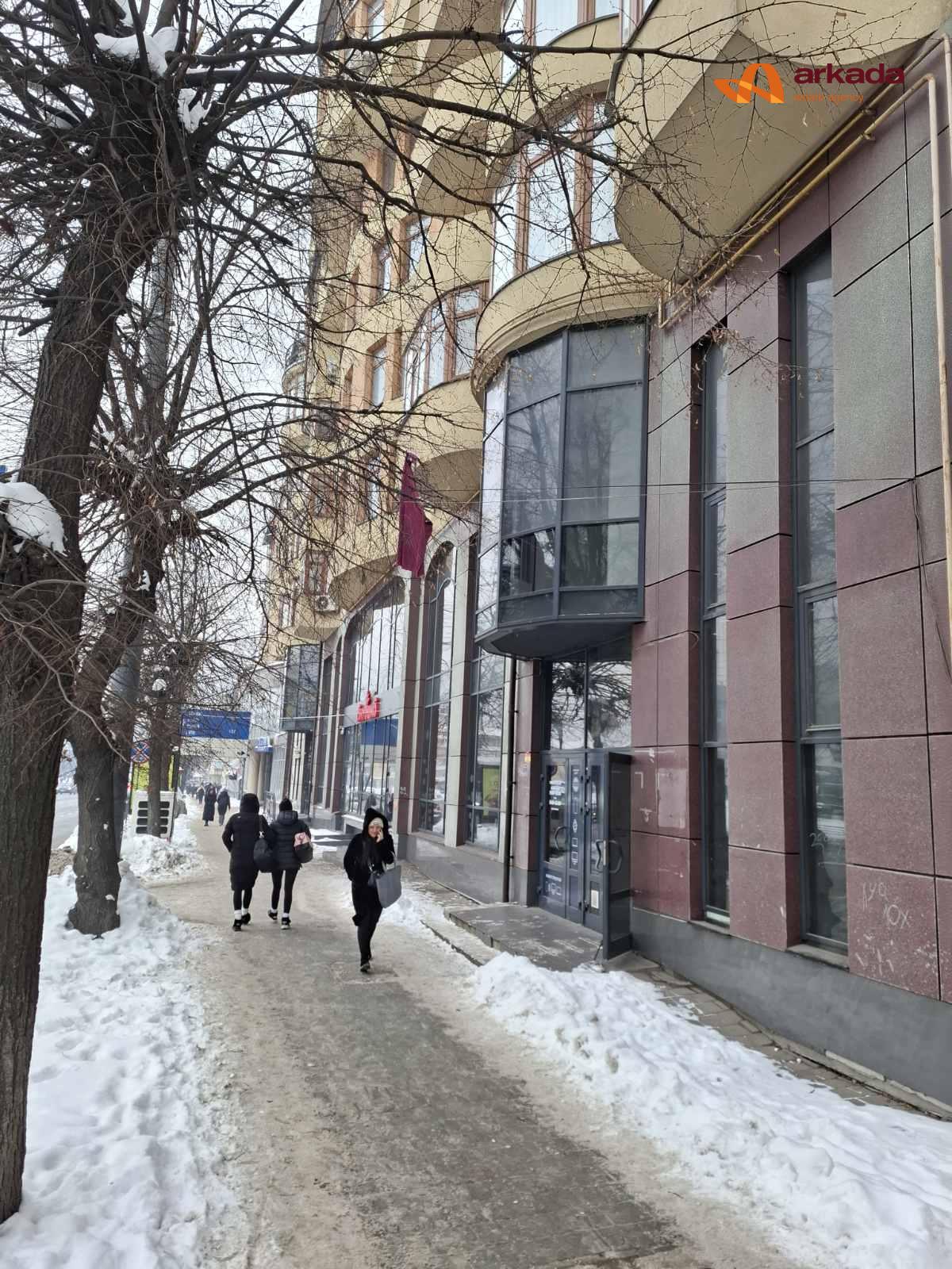 Продаю приміщення в центрі на вулиці Незалежності 87. Драмтеатр.