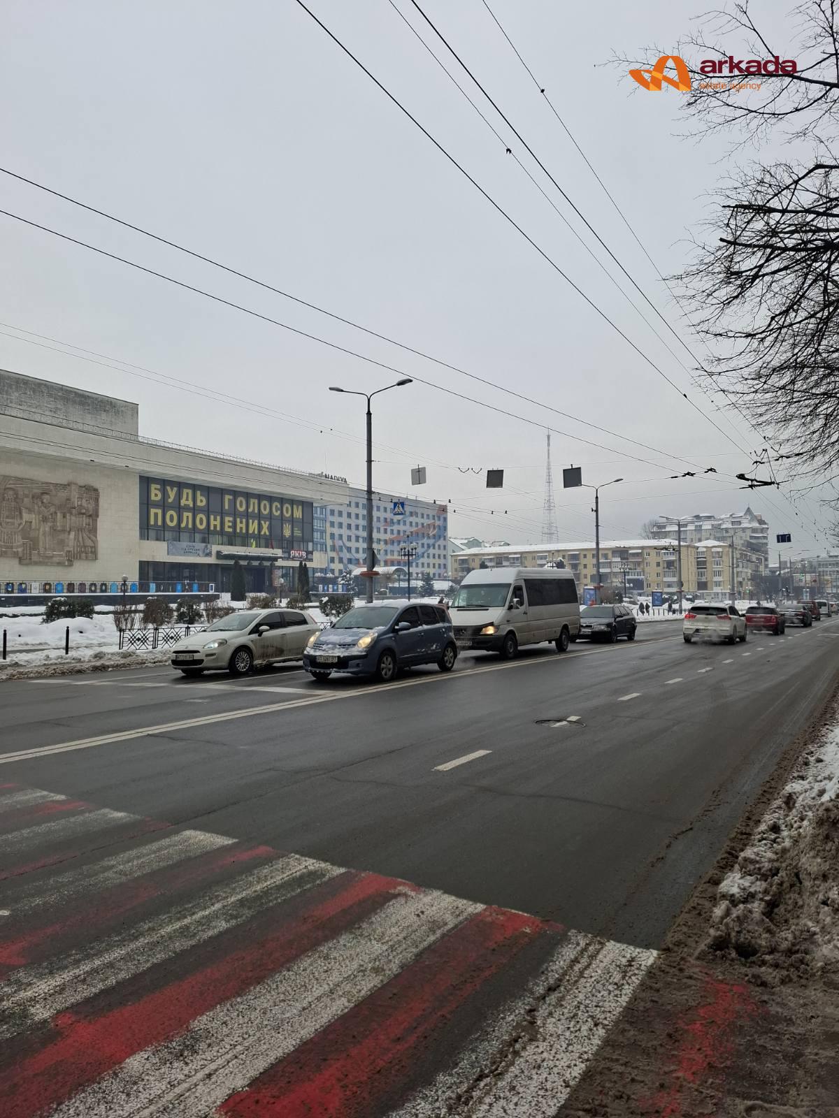 Продаю приміщення в центрі на вулиці Незалежності 87. Драмтеатр.